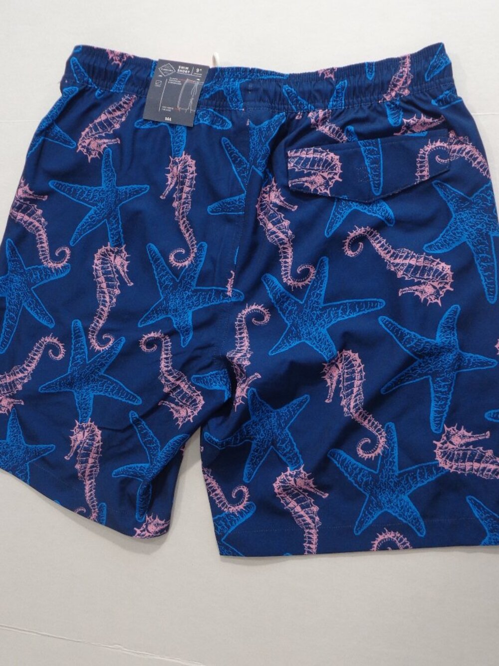 St. John's Bay Men's Large Swim Trunks Seahorse and Star Navy Blue Pink NWT - Picture 2 of 9